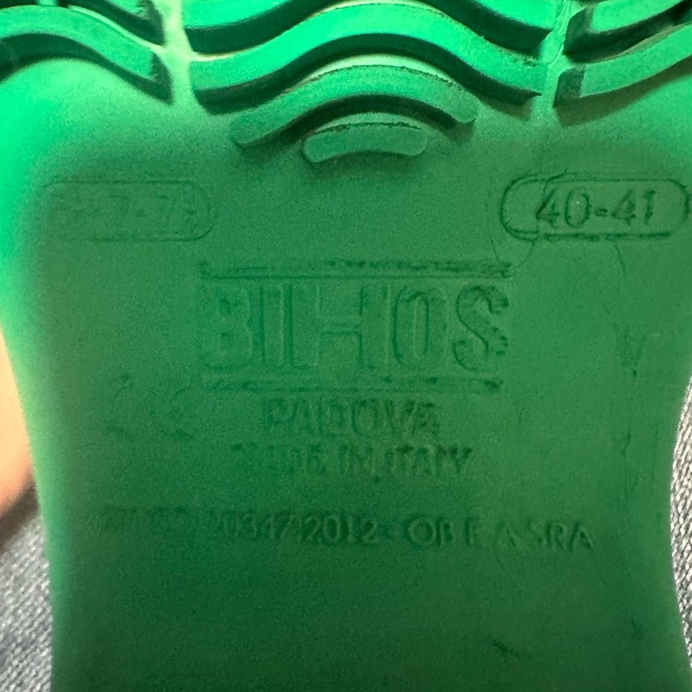 Vibrant Green Minimalist Clogs - Picture 14 of 14